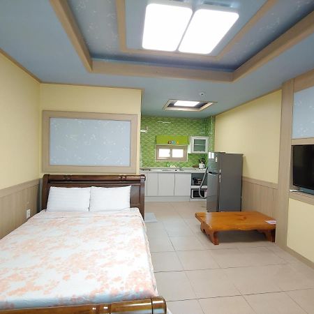 Gyulhouse Pension Seogwipo Esterno foto