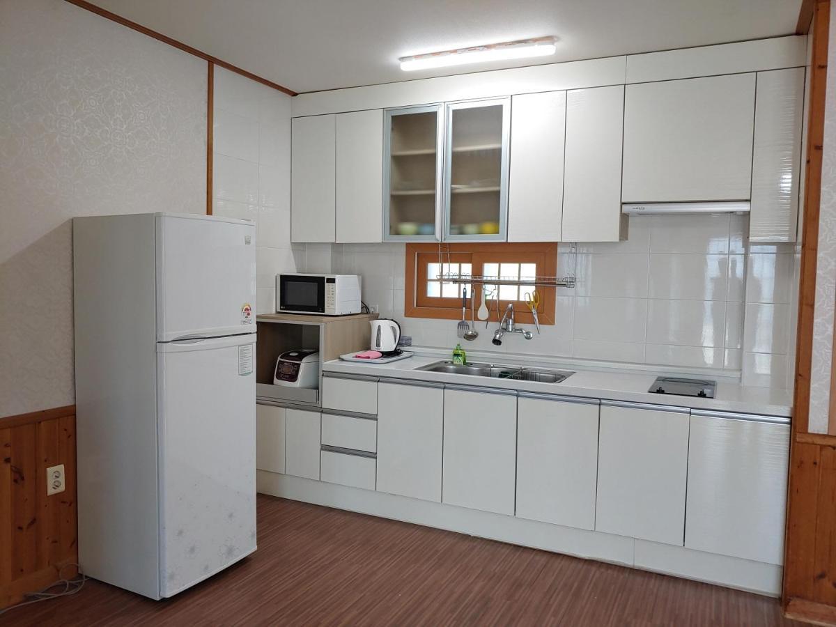Gyulhouse Pension Seogwipo Esterno foto