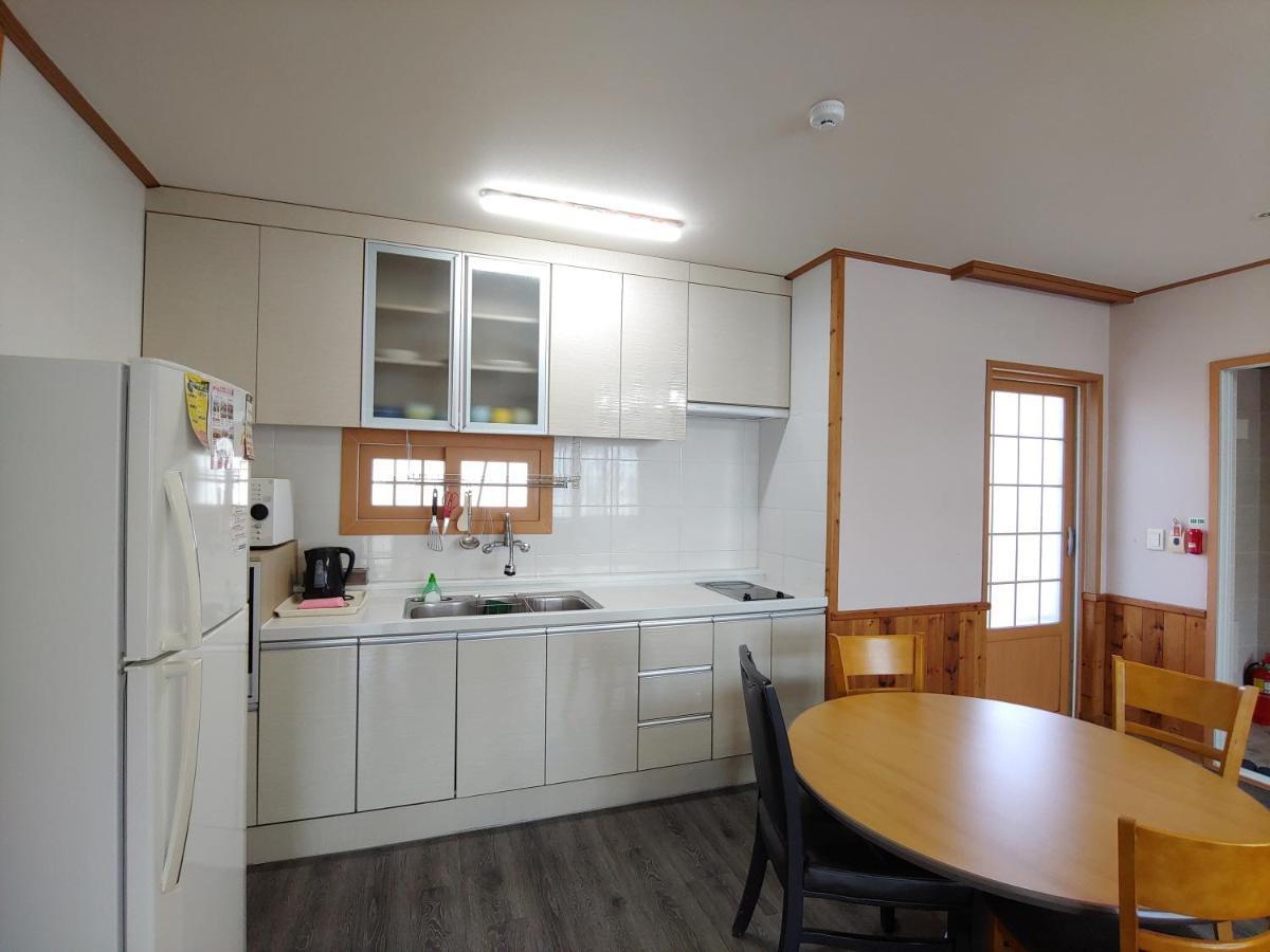 Gyulhouse Pension Seogwipo Esterno foto