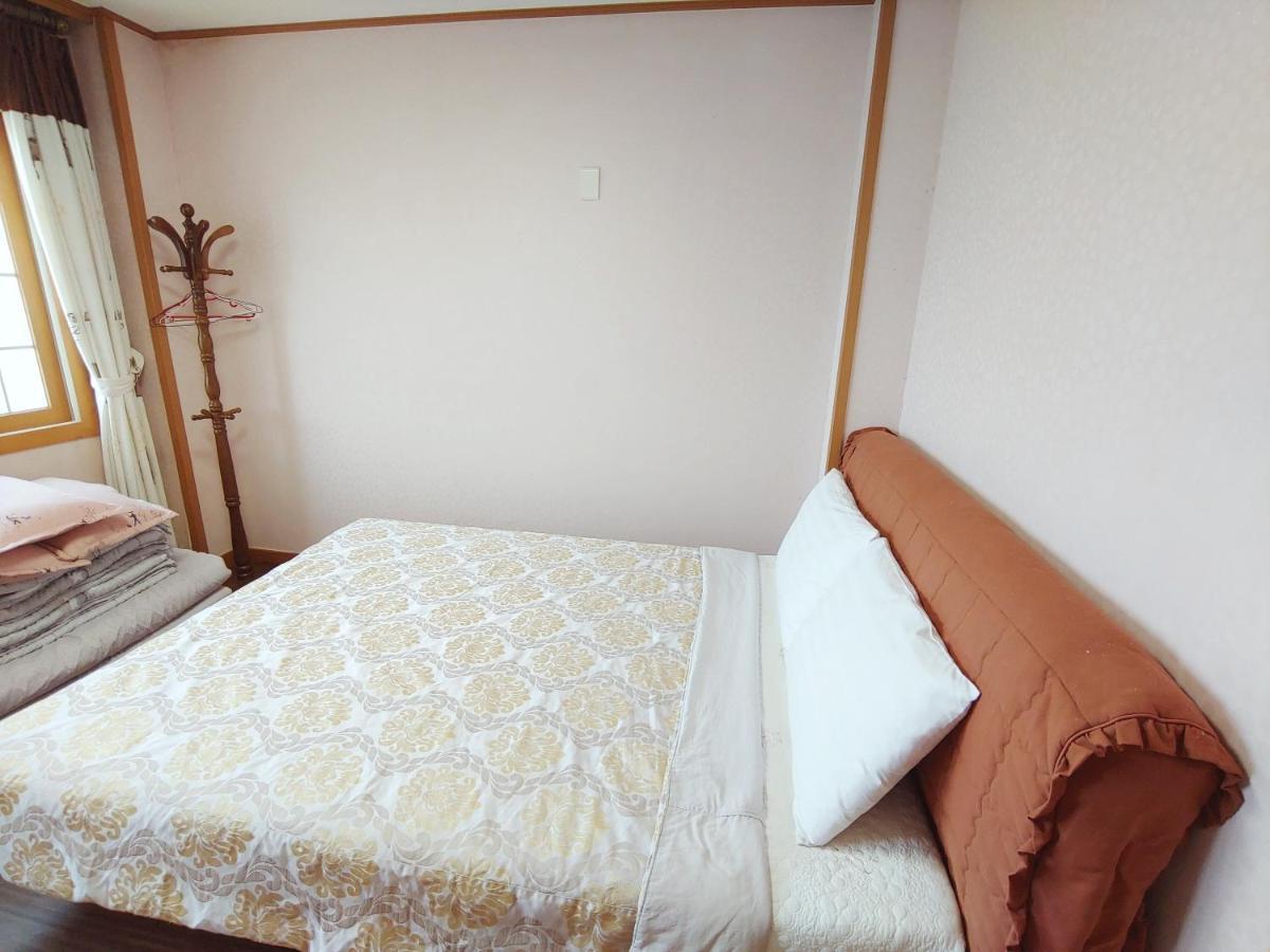 Gyulhouse Pension Seogwipo Esterno foto