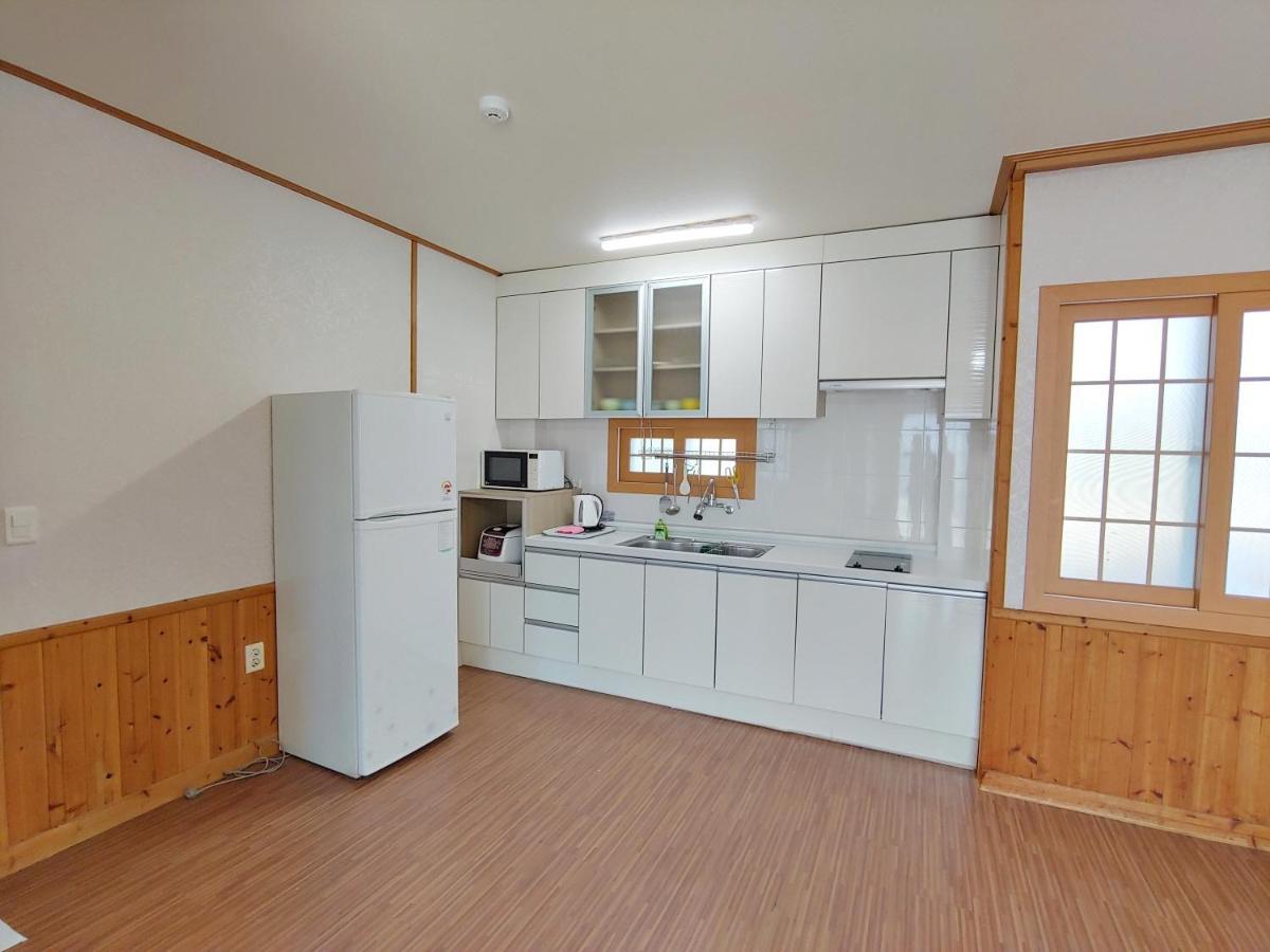 Gyulhouse Pension Seogwipo Esterno foto