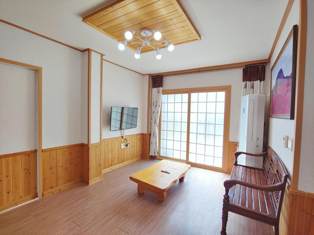 Gyulhouse Pension Seogwipo Esterno foto